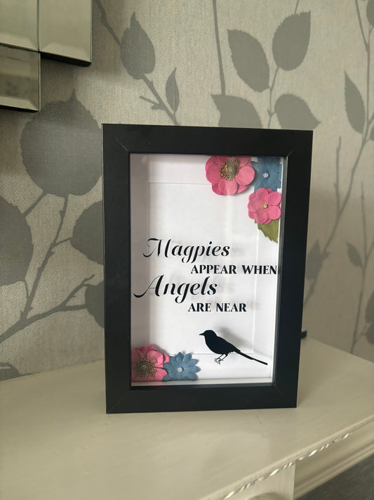 Magpie Picture frame