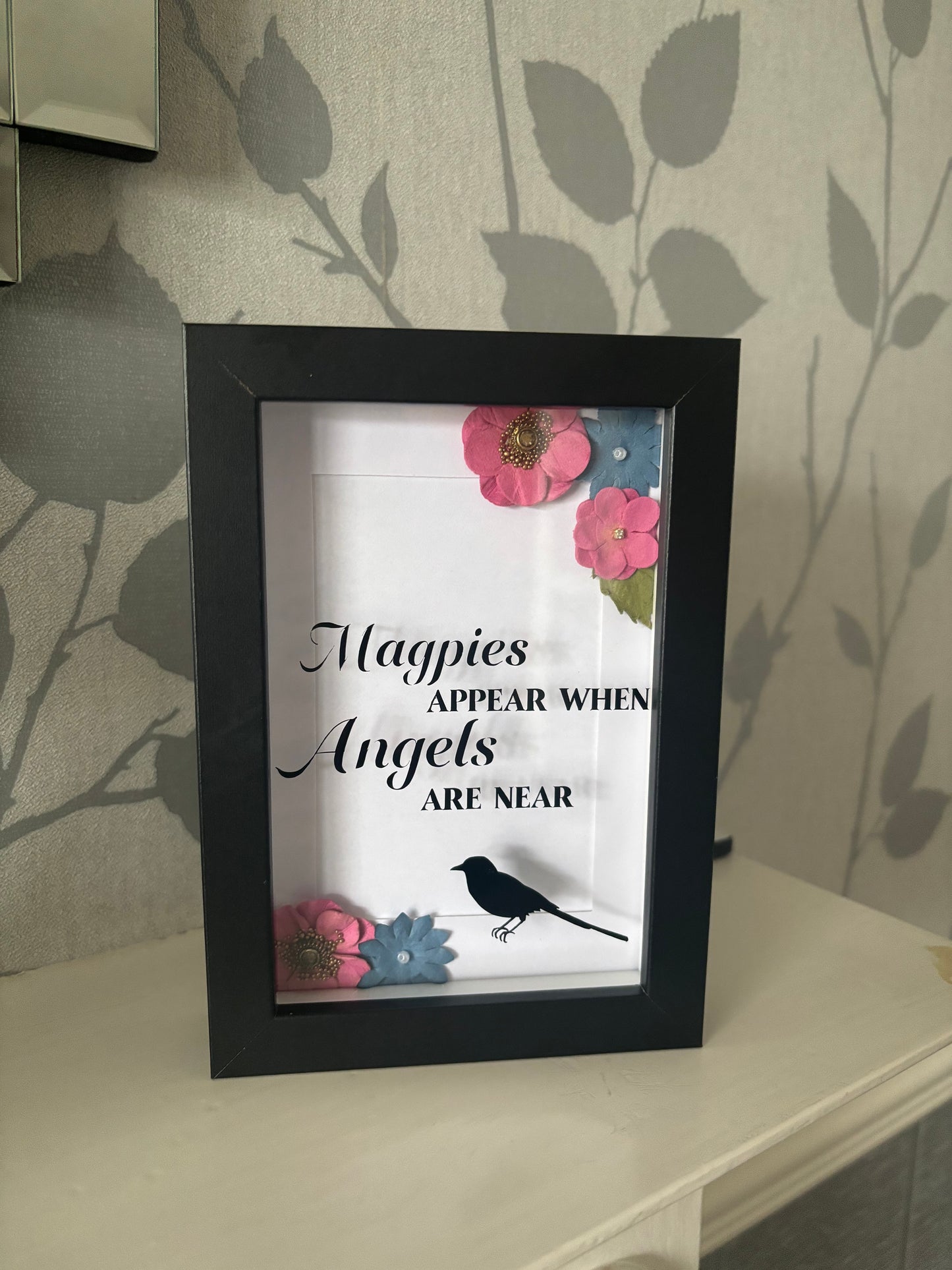 Magpie Picture frame
